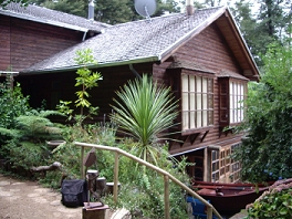 Het huis, naar eigen ontwerp, van Gustavo Chicharo, in Pucon